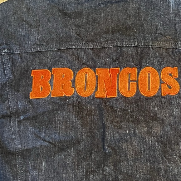Levi's NFL Denver Broncos Jean Denim Varsity Trucker Jacket Button Blue Size XL - Picture 10 of 13